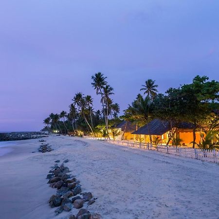 Azure Tides Marari Hotell Mararikulam Exteriör bild