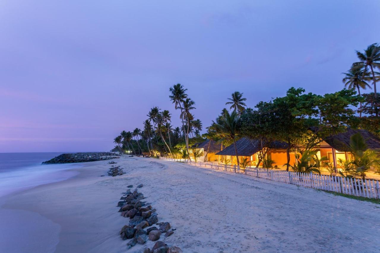 Azure Tides Marari Hotell Mararikulam Exteriör bild